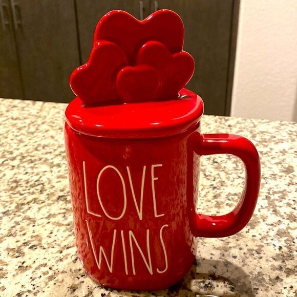 ❤️NEW Love Wins Mug with Cover - Picture 2 of 5